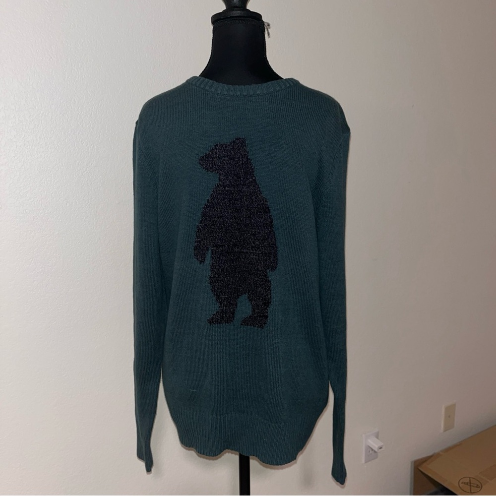 Urban Pipeline‎ Green Crewneck Sweater with Bear Motif